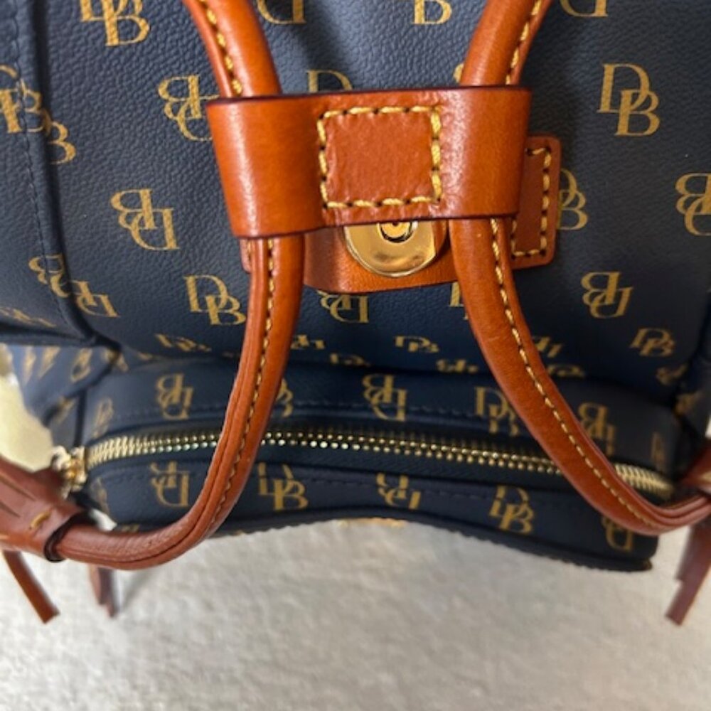 Dooney & Bourke Signature Monogram Navy Tan Bucket Drawstring Backpack Luxury - Picture 4 of 11